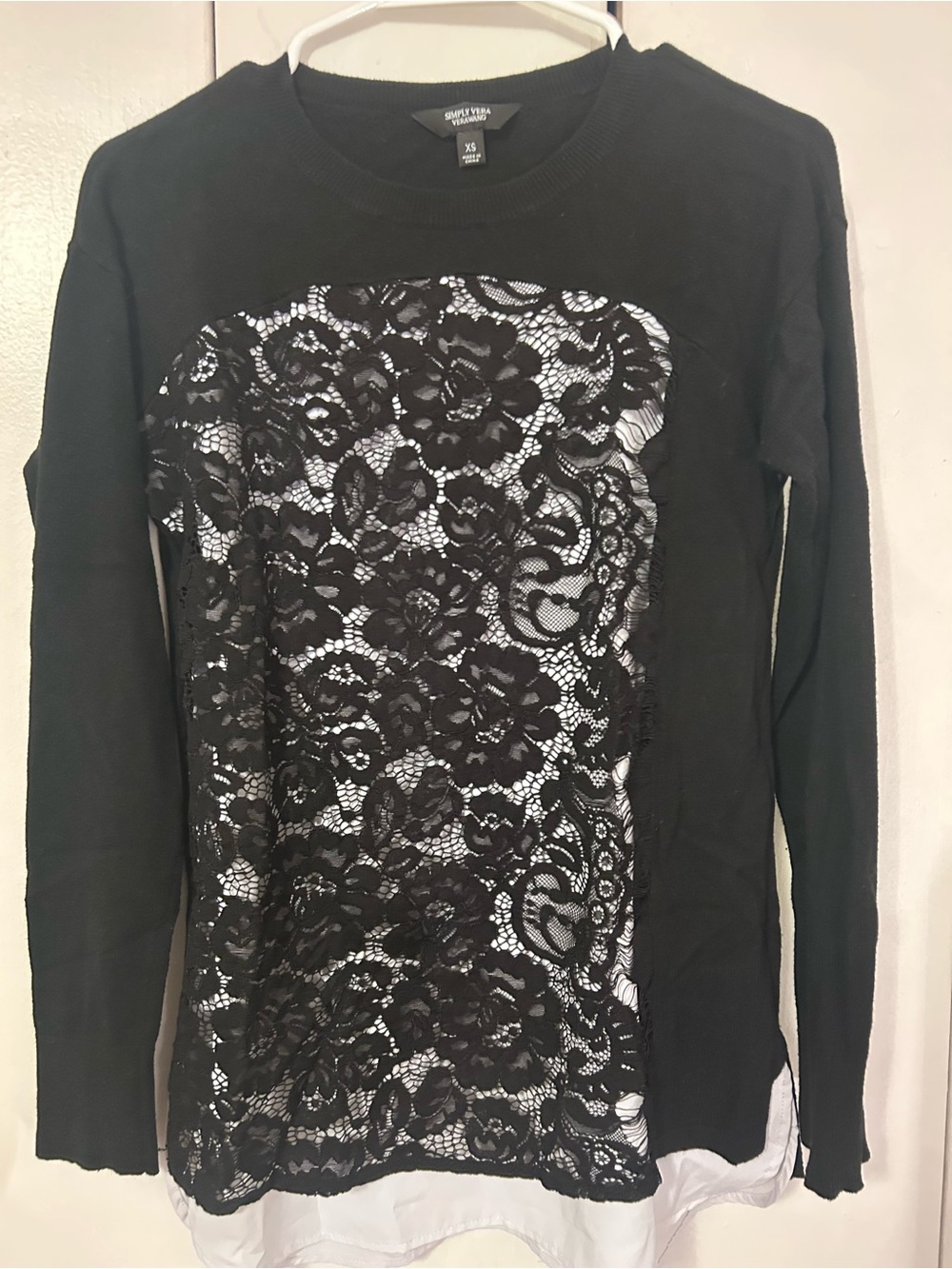 Simply Vera Vera Wang Black Long-Sleeve Lace Front Top with White Hem